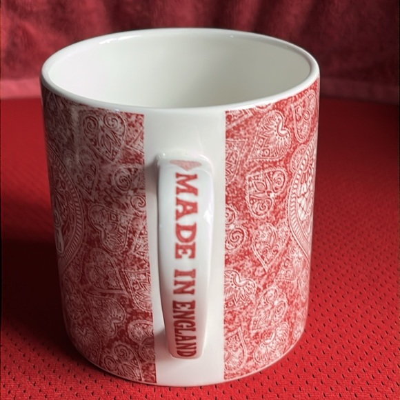 Queens Made with Love Mug Red White Full Pattern - Picture 4 of 9